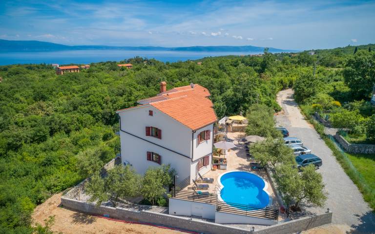 Family-friendly wonderful apartment with patio, BBQ & pool | Sea view | Dogs allowed — photo 2