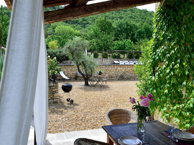 House with pool, grill & patio — photo 5