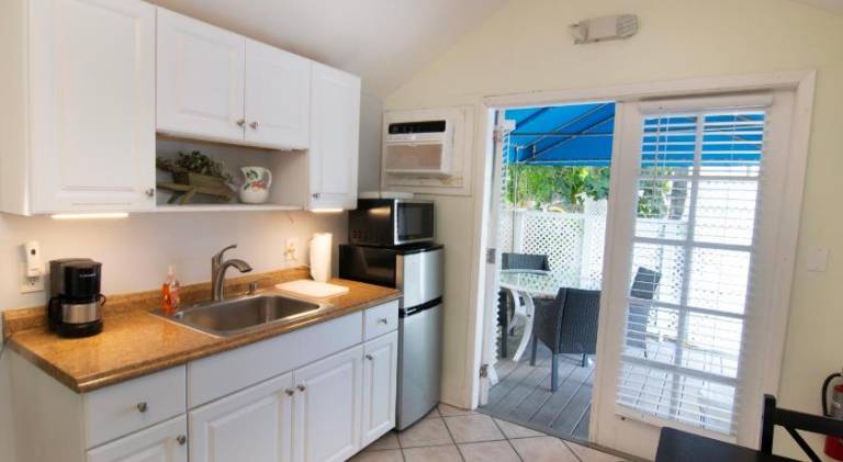 Apartment | Near Southernmost Point | Next to the beach | Pets allowed — photo 4