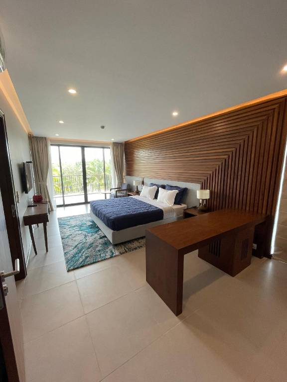 Villa with pool & yard — photo 2