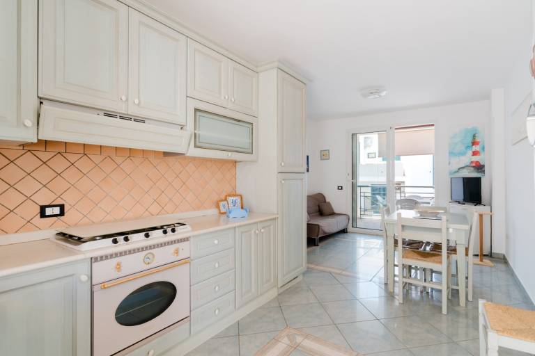 Holiday apartment with patio | City view — photo 5