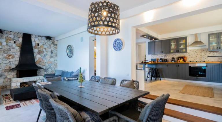 Love Beach Villa — photo 4