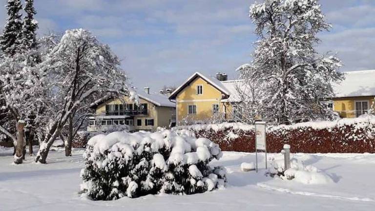 Ferienwohnung in Weyregg am Attersee, Nußdorf am Attersee für max. 2 Gäste