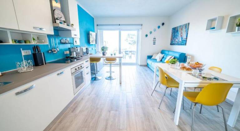 Apartment with patio | Pets allowed — photo 3