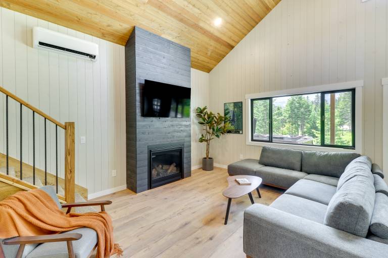 Modern Lakeside Cabin w Mountain Views & Hot Tub