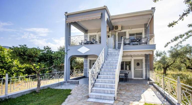 Apartment with terrace, garden & BBQ | Perfect for remote work — photo 2