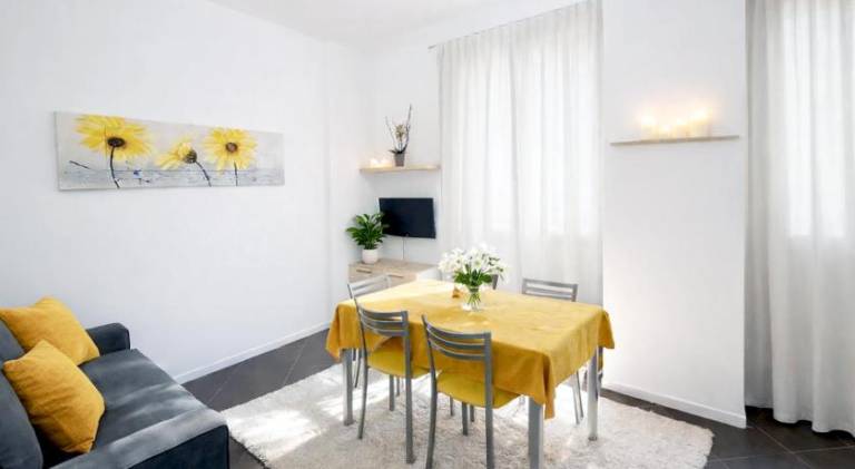Serviced apartment with patio — photo 2