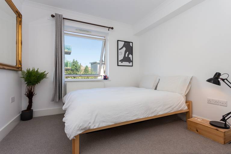 Cosy 1 Bed Flat in South London 2 min to Tube