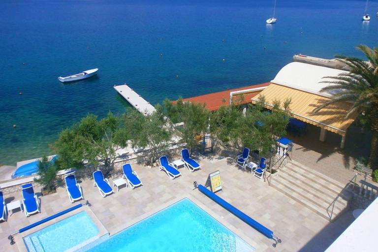 Apartment with pool | Close to the beach | Pet-friendly in Senj