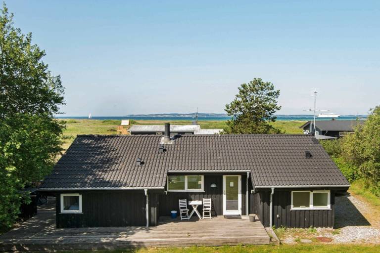 Vacation home with sauna, BBQ & terrace — photo 3