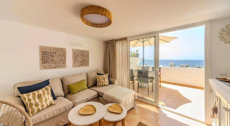 Holiday apartment with pool in Tías