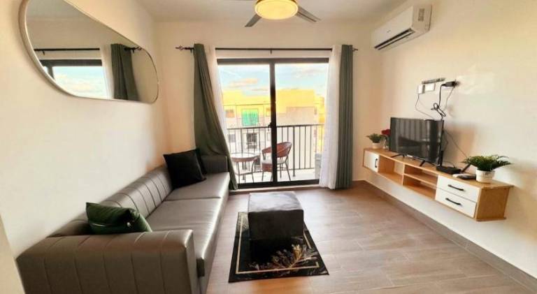 Apartment with pool — photo 2