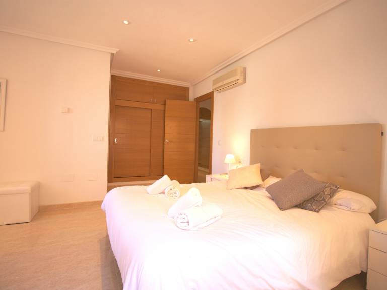 Modern 3-bedroom apartment in La Manga with pool and AC — photo 5