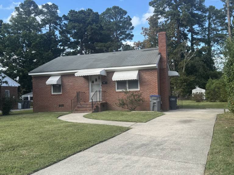 House with yard — photo 3