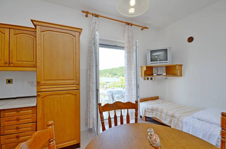 Holiday apartment with grill & patio | Sea view — photo 3