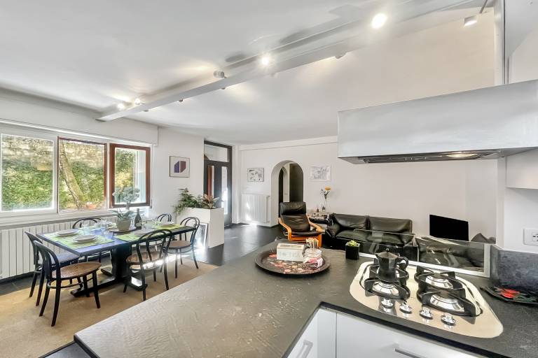 Apartment with yard & terrace | Mountain view — photo 4