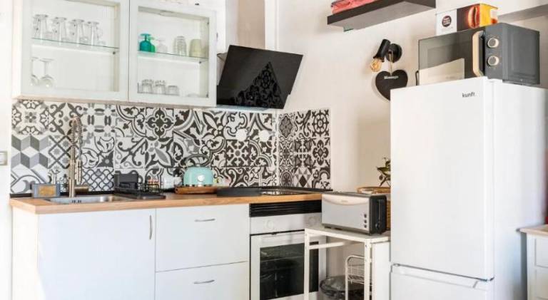 Lisbon Garden Stays, with BBQ, Easy Parking near Tejo, Fast Access to Alfama & Downtown — photo 4