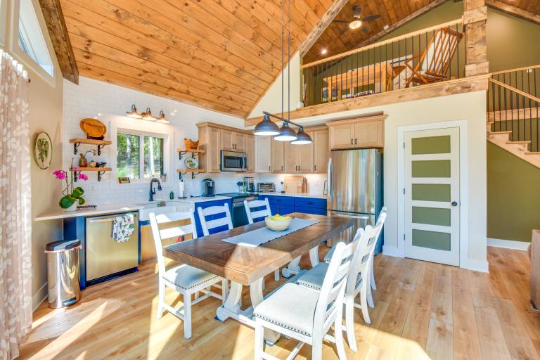 Secluded Lake Lanier Cabin w/ Game Area — photo 5