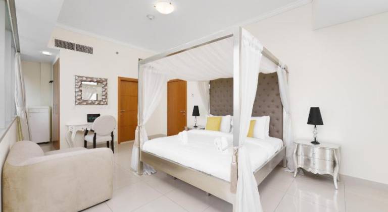 Rental apartment with pool in Abu Dhabi