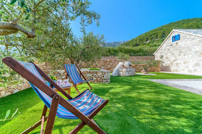 Villa Sun Garden - family friendly near city center and stunning beaches with two pools by MyWaycation — photo 4