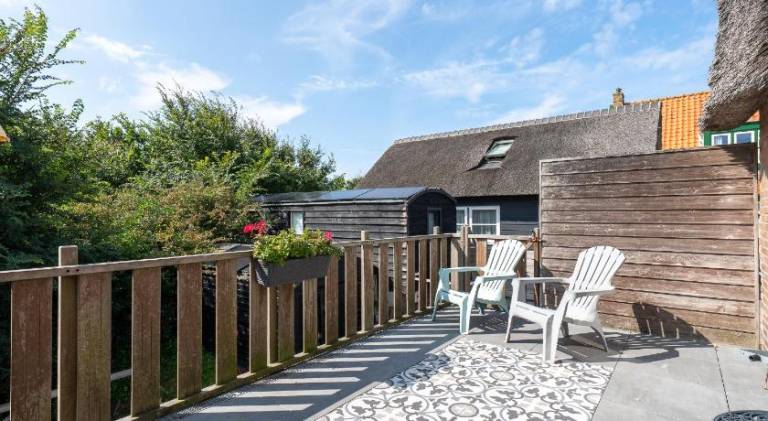 Holiday apartment with patio — photo 5