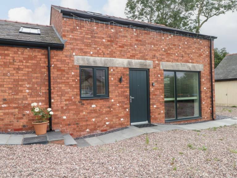 Cabin  Crewe-by-Farndon