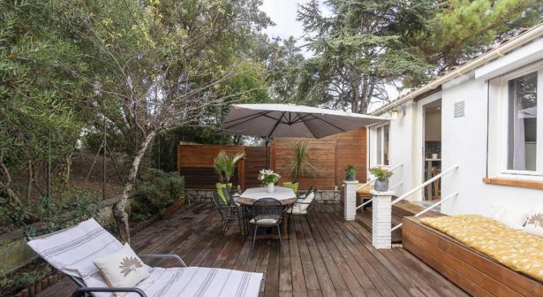 Beautiful serviced apartment with patio | Beach nearby | Pets allowed — photo 4