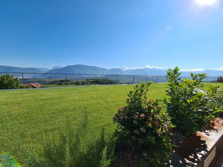 Ferienwohnung mit Hund in Eppan, Südtirols Süden f&uuml;r max. 4 Personen