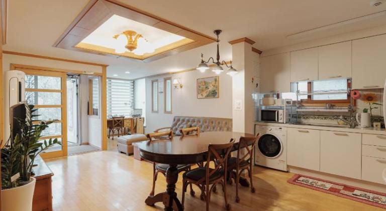 Apartment with 3 rooms for 8 persons in Seoul