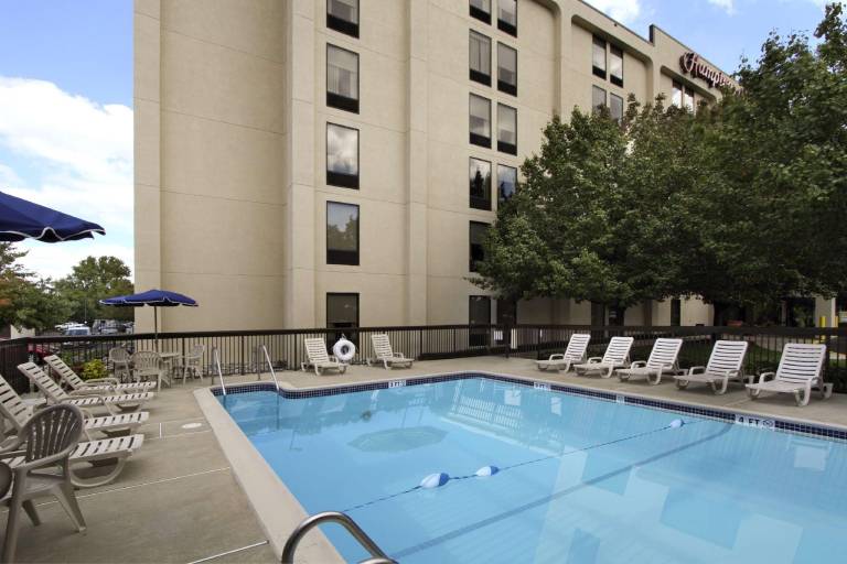 Hampton Inn by Hilton Philadelphia International Airport — photo 2