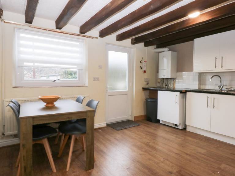 Children-friendly cottage with yard | Pets allowed — photo 4