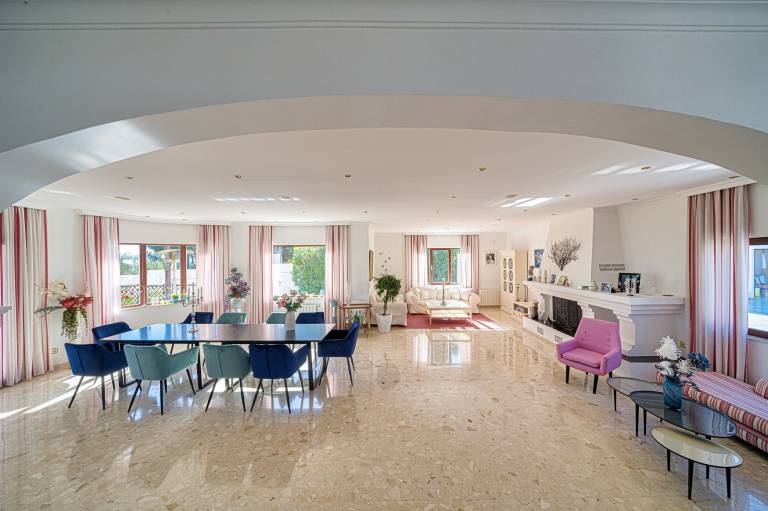 Family-friendly lovely villa with fast internet, private pool & hot tub | City view | Suitable for remote work | Pets are welcome — photo 5