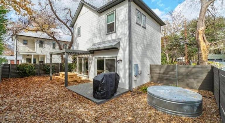 Vacation home with pool | Pets allowed — photo 4