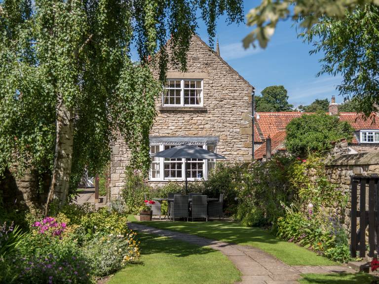 Cottage with garden & BBQ in Newbridge