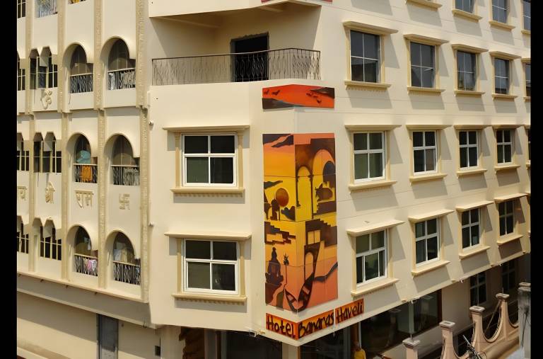 Hotel Banaras Haveli in Tola