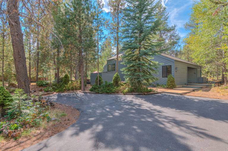 Family-oriented house with pool, fast internet & BBQ | Dogs allowed — photo 2