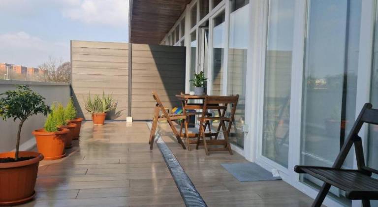 Fully equipped rental apartment with patio | Pet-friendly — photo 5