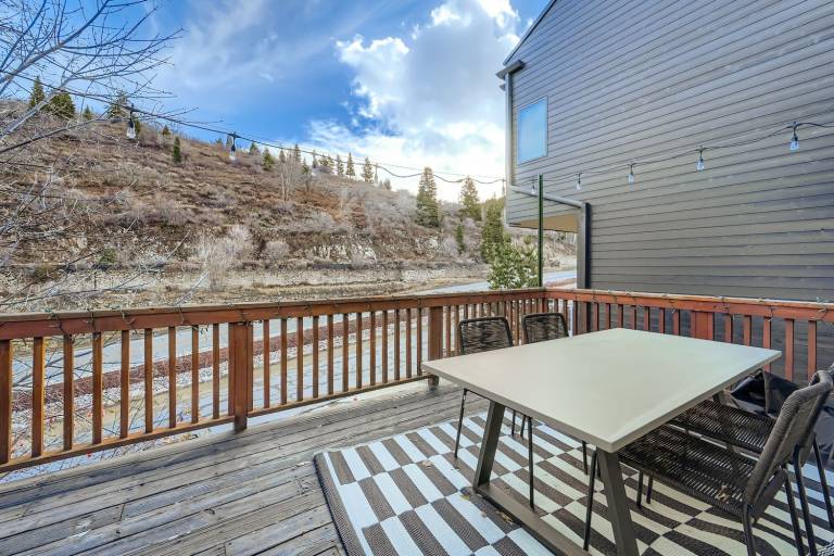 Vacation home with grill | Pets allowed — photo 5