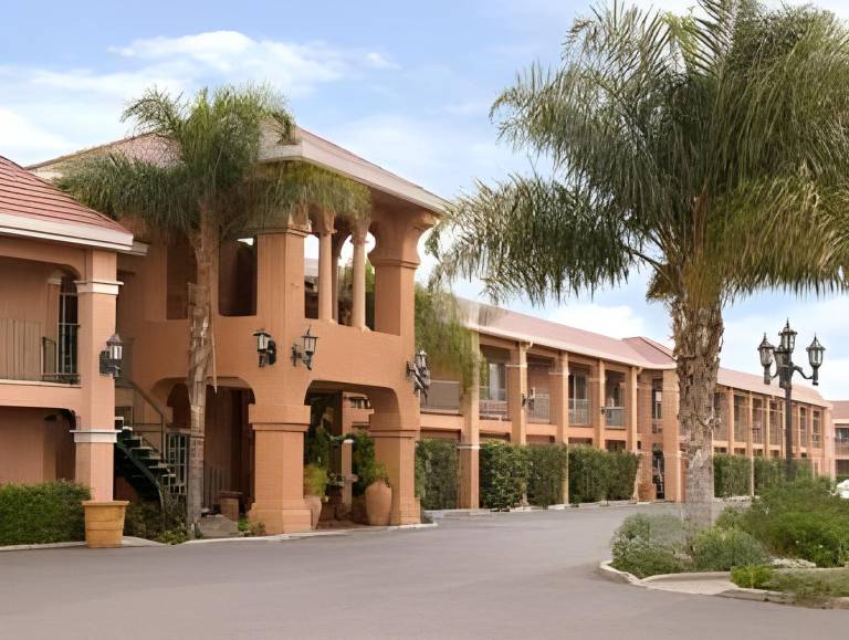 Merced Inn & Suites in Merced, CA