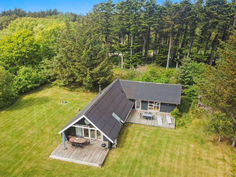 Vacation home with terrace — photo 4