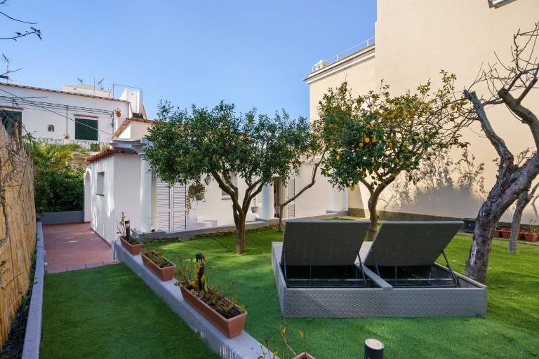 La Perla House Capri – Cozy Guest House with Garden, Balcony and Terrace — photo 5