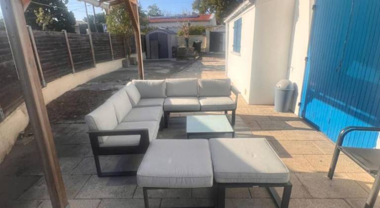 Vacation home with 1 room for 10 persons in Villenave-d'Ornon