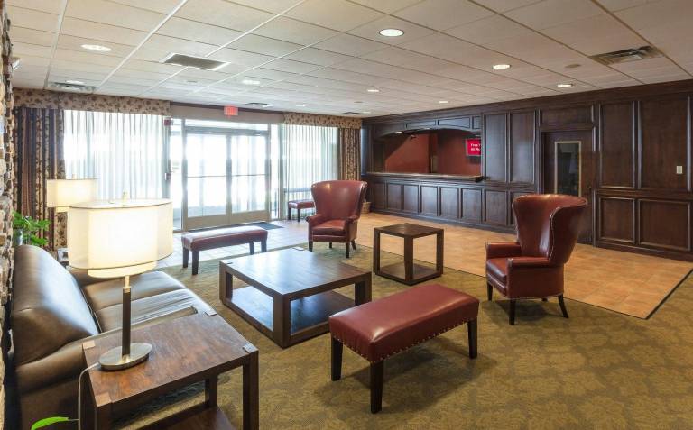 Red Roof Inn & Suites DeKalb — photo 2