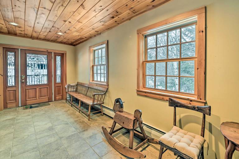 West Dover Home w/ Deck  2 Mi to Mount Snow! — photo 4