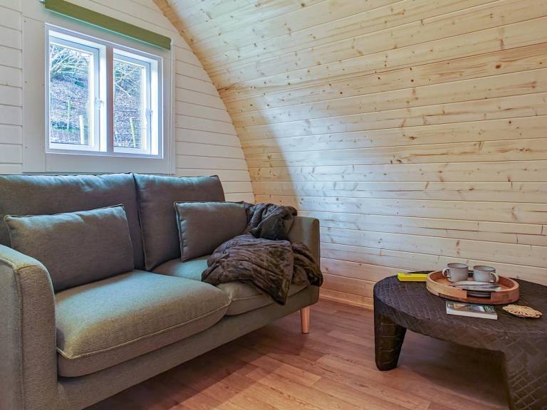 Cottage with yard | Pet-friendly — photo 3