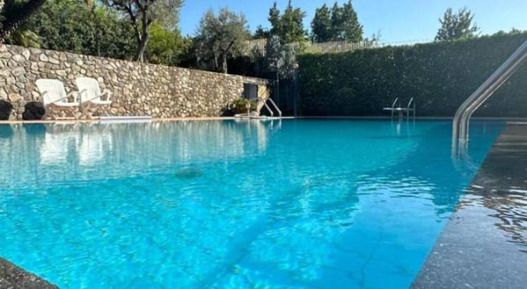 Apartment with pool in Messina