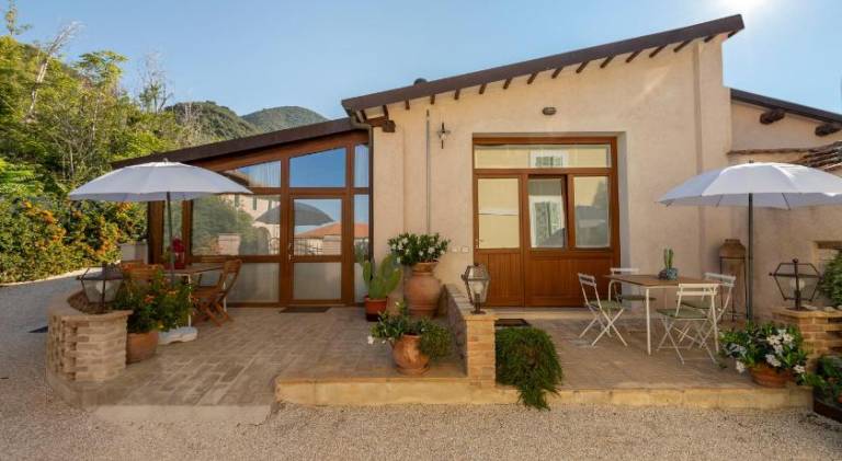 Children-friendly farm with pool, yard & barbecue | Pets allowed — photo 4