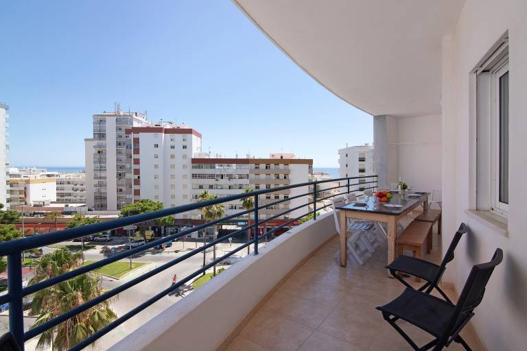 Apartment 'Quarteira Beach Iii' with Balcony, Wi-Fi and Air Conditioning — photo 2