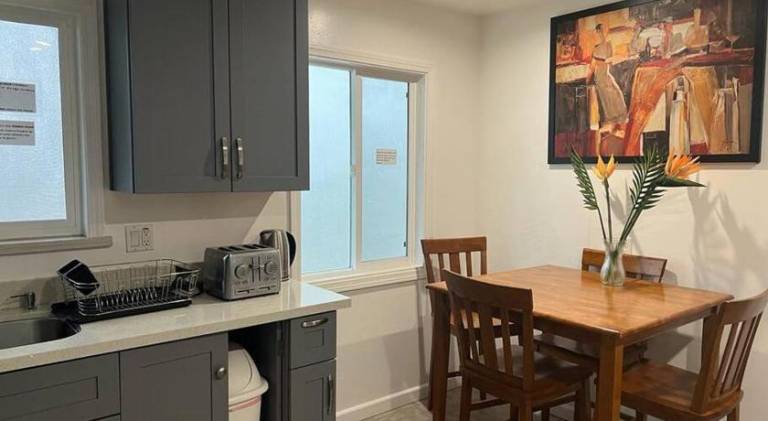Pleasant holiday apartment | Pets are welcome in South San Francisco, CA