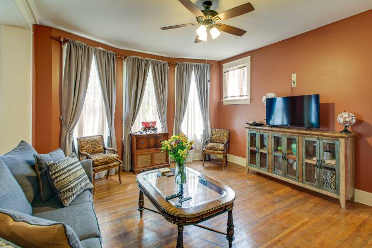 Little Rock Gem: Historic Home w/ Deck + Yard! — photo 2
